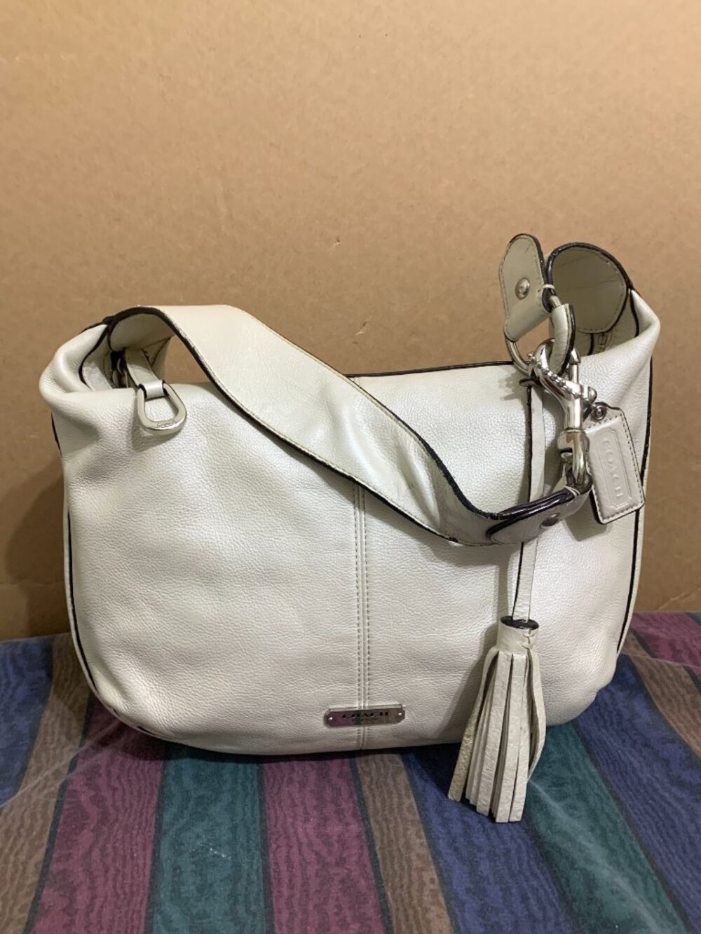 COACH White Pearlized Pebbled Leather AVERY Hobo F23960 - Picture 15 of 15